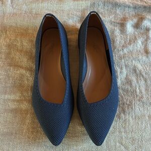 VIONIC - Blue Flats - NWOT